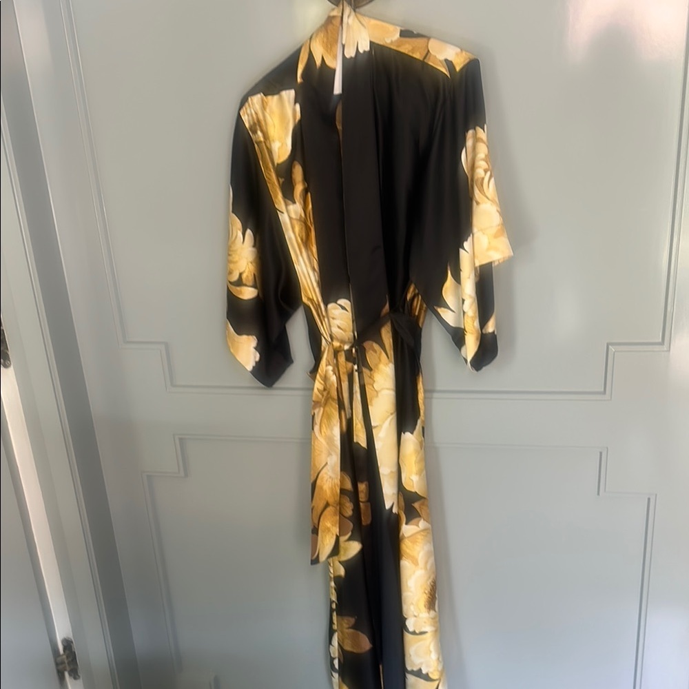 Natori Black and Gold Robe